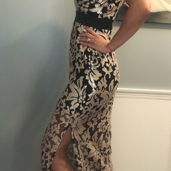 Venus size 2 black and gold sequined maxi dress - Picture 4 of 6